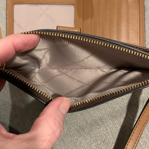 Michael Kors jet set wristlet NWOT